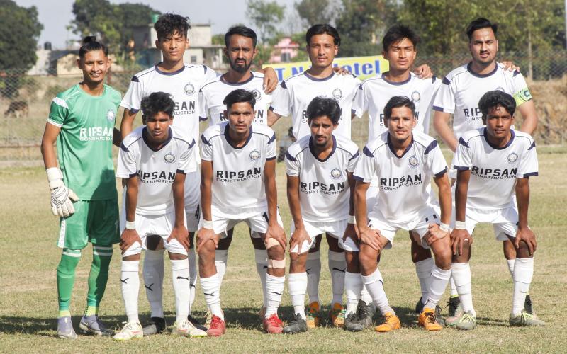 गौरीगङ्गा गोल्ड कप : नवलपरासी र बाजुरा भिड्दै, विजेता अन्तिम चारमा पुग्ने 