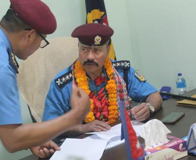 एसएसपी बोहराले सम्हाले सुदूरपश्चिम प्रहरीको कमाण्ड