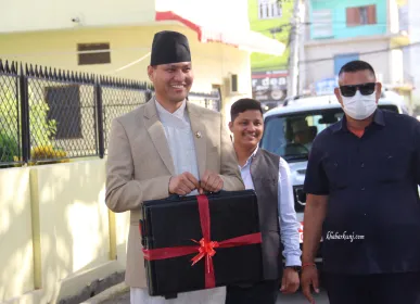 धनगढी, १ असार । सुदूर पश्चिम प्रदेश सरकारले आर्थिक वर्ष २०८०/८१ का लागि २९ अर्व २६ करोड ५९ लाख रुपैया बजेट बिनियोजन गरेको छ ।  adadad यसअघि आर्थिक वर्ष २०७९/८० मा प्रदेश सरकारको बजेट ३६ अर्व ७४ करोड रुपैया रहेको थियो ।