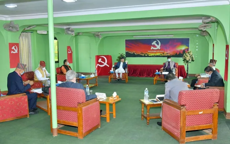 प्रधानमन्त्री केपी शर्मा ओलीले दसैँ अगावै मन्त्रिपरिषद पुनर्गगन गर्ने तयारी गरेका छन् । नेकपाका सचिवालय सदस्य झलनाथ खनालले दसैँ अगावै मन्त्रिपरिषद पुनर्गठन हुने सम्भावना रहेको बताए। 