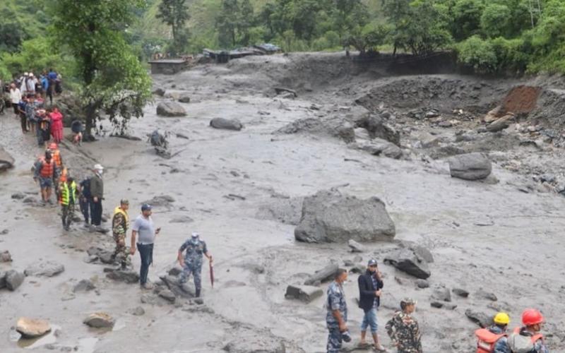 दार्चुलामा बाढीपहिरो : अझै भेटिएनन् बेपत्ता १० जना