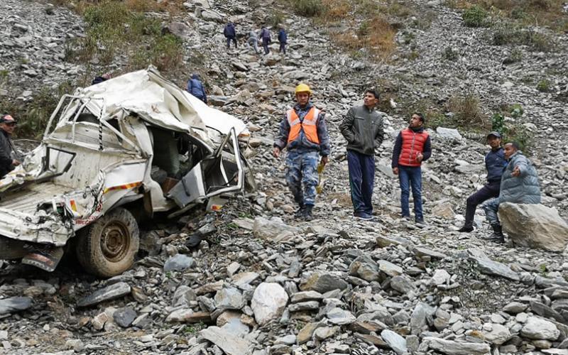 दार्चुलामा जीप दुर्घटना हुँदा ४ जना घाइते