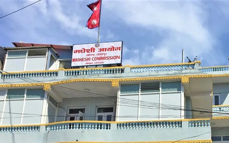 थारु समुदायलाई मधेशीमा सूचीकृत गरिएको भन्दै अधिकारकर्मीको आपत्ति