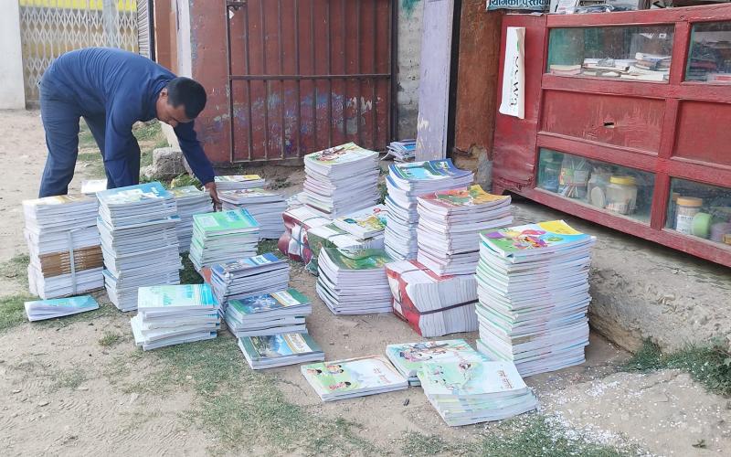 शैक्षिक सत्र अगावै सुदूरपश्चिमका चार पहाडी जिल्लामा पुग्यो पुस्तक