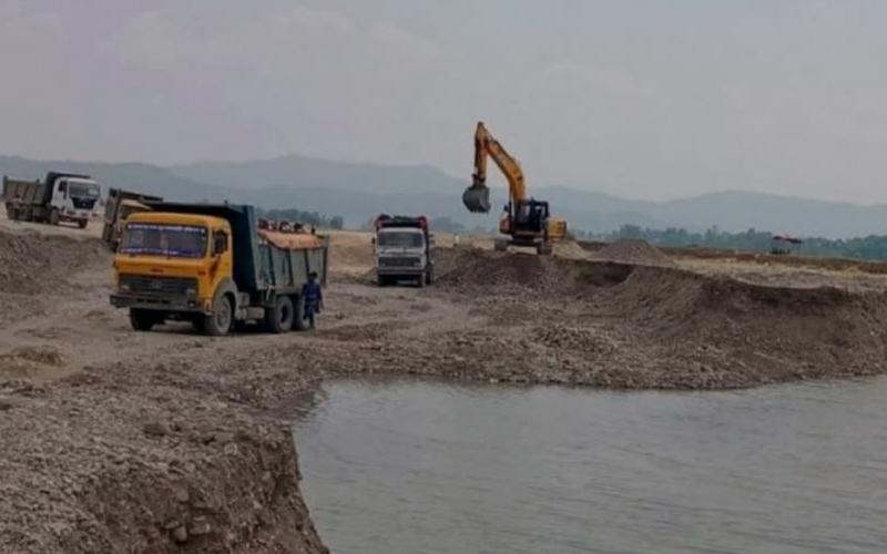 कैलालीका ११ वटा स्थानीय तहले नदीजन्य पदार्थ उत्खनन् तथा संकलनमा लगाए रोक