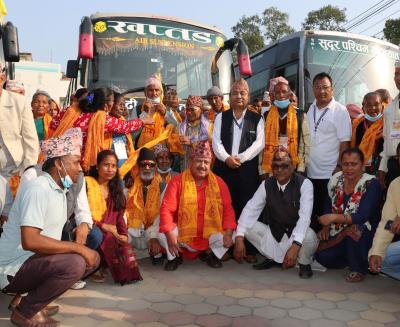 धनगढी उप महानगरले तिर्थ यात्राका लागी पठायो ज्येष्ठ नागरिकलाई मुक्तीनाथ