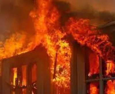 कैलालीमा होलसेल पसलको गोदाममा आगलागी, १२ लाखको क्षति 