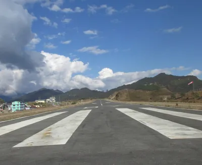  बैतडीको पाटन विमानस्थल : डेढ वर्षदेखि हवाई उडान बन्द, १६ करोडका संरचना प्रयोगविहीन 